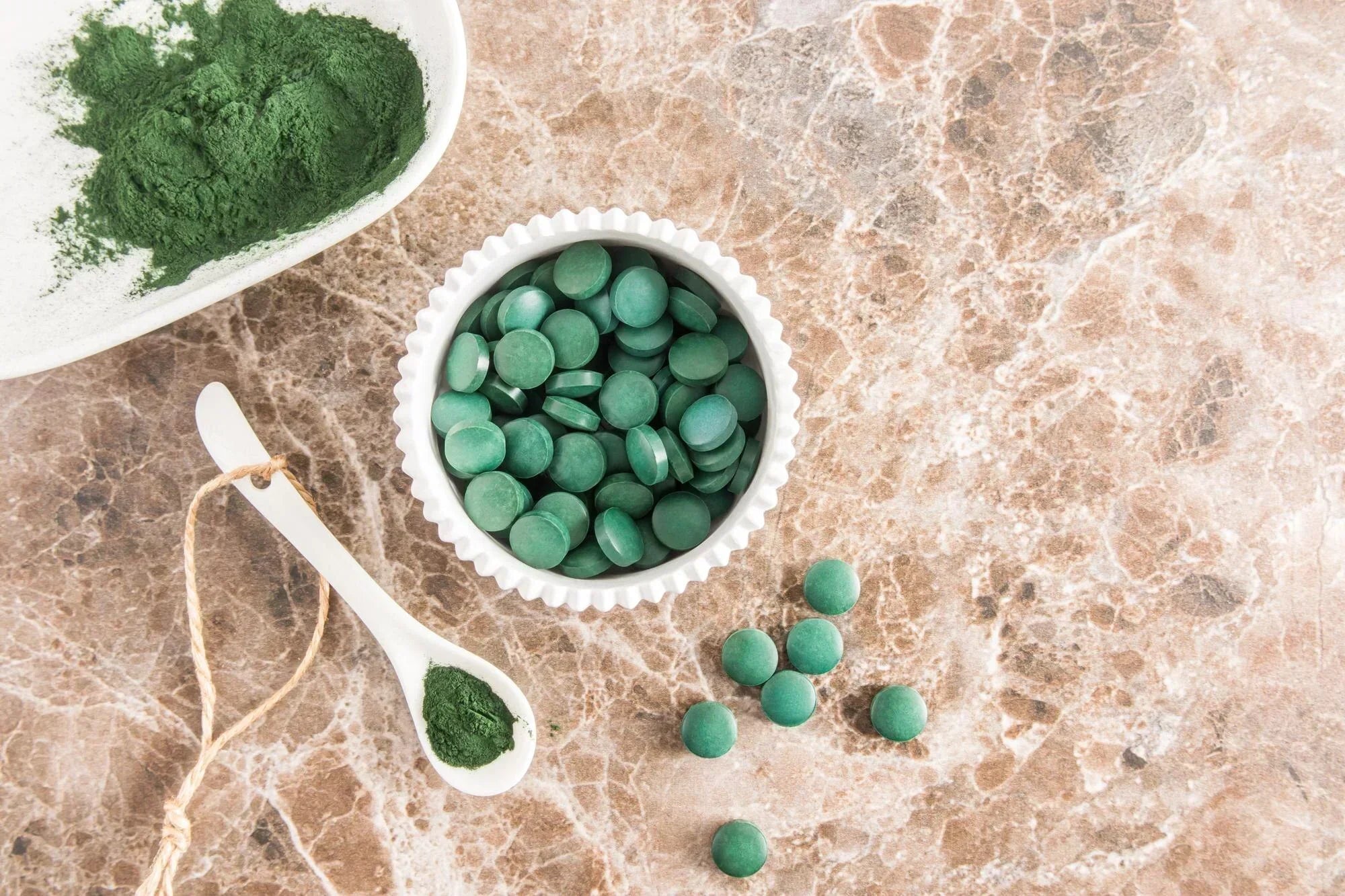 Spirulina capsules and powder – a natural superfood for weight loss, heart health, and energy boost."  Let me know if you need any adjustments